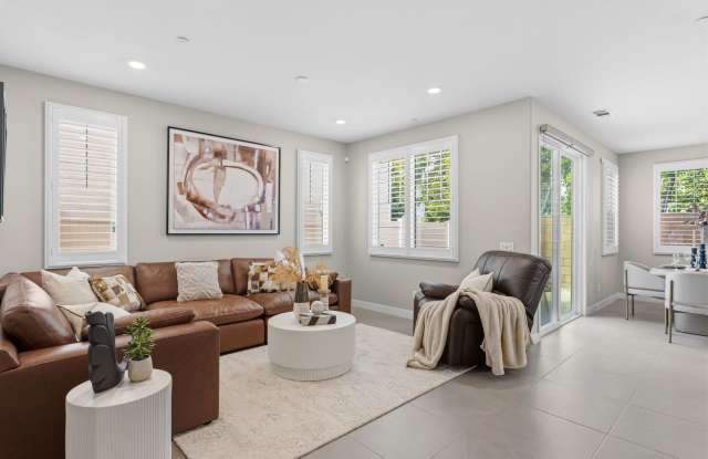 Modern & Spacious 3-Bedroom Home in the Phillips Ranch Community ! Gallery 1