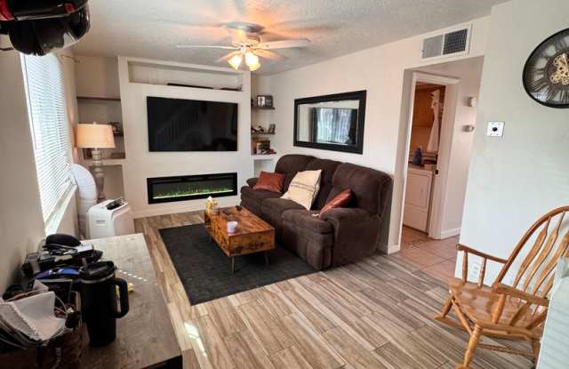 Cute 3 Bedroom 2.5 Bathroom Located In NW Albuquerque! Available 11//1/26 Gallery 1