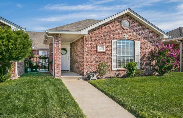 5806 FARMERS AVE - 5806 West Farmers Avenue, Amarillo, TX 79109