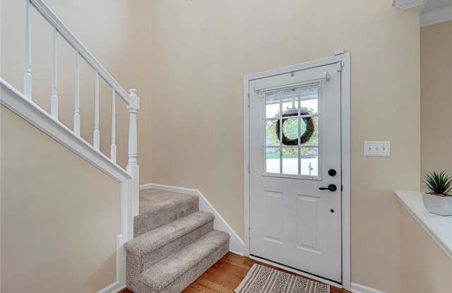13451 WINAMAC Court Gallery 4