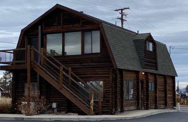 log Cabin in the heart of Terrebonne Oregon - 8392 U.S. 97, Terrebonne, OR 97760