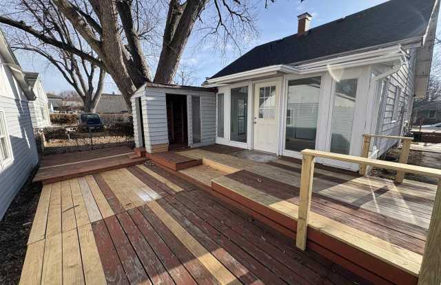 705 E MARIETTA Avenue photos photos