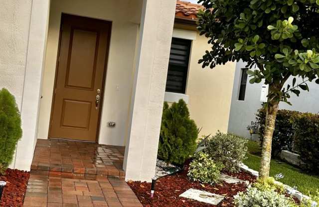 5570 Quiet Lake Place Gallery 1