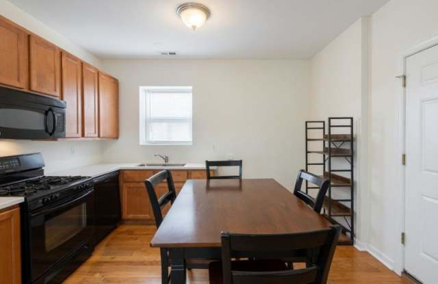 3354 W Wilson, Gallery 3