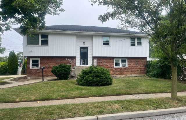 2427 Clinton Street - 2427 Clinton Street, Bellmore, NY 11710