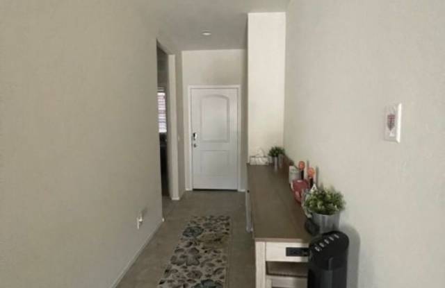 Single Story 3 bedroom Gallery 3