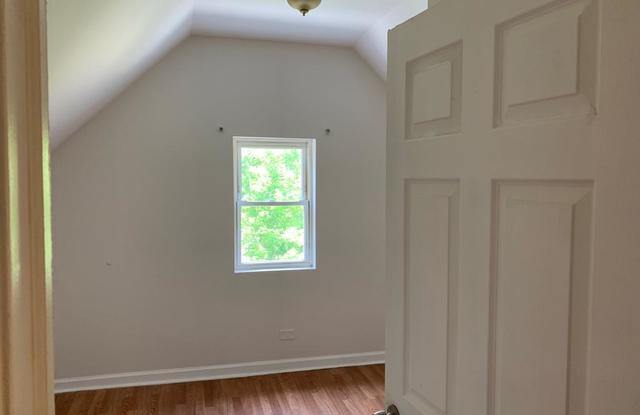 5622 South MARSHFIELD Avenue Gallery 2