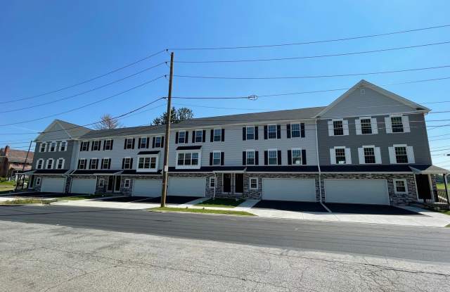 3 Bedroom 2.5 bathroom Available in Lancaster! photos photos