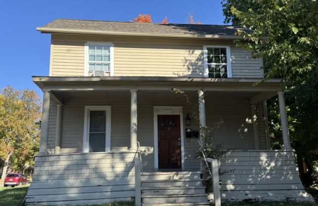 716 Pearl Street Gallery 2
