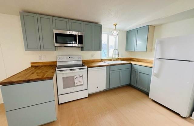 Newly Remodeled 3 bed/2 bath in Hamilton photos photos
