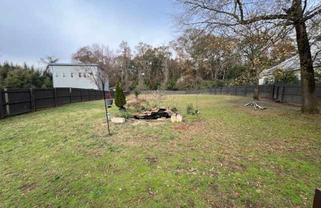 Lovely 3 bed 2 bath house on Ruth St.! Gallery 4