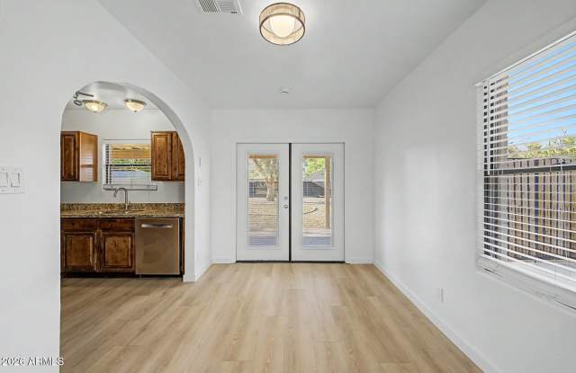 156 W Highland Avenue Gallery 3
