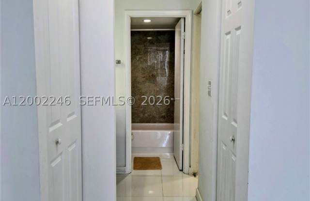 1200 NE Miami Gardens Dr Gallery 4