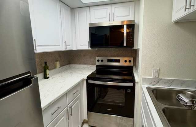Gulf Harbor Condo Living Gallery 4