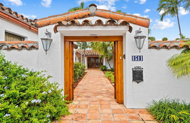 1511 E Lake Drive Gallery 4