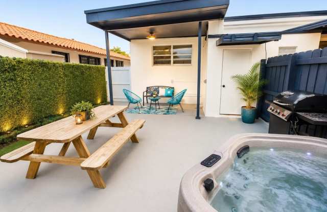 1232 SW 30TH Place Gallery 1