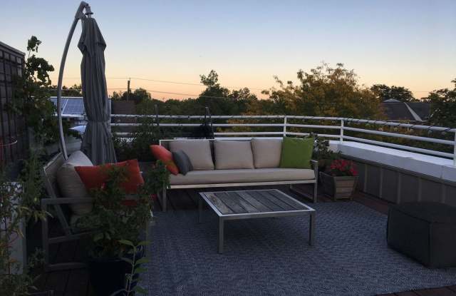 AMAZING LOCATION 2 Bed 2 Bath Condo In The Heart of Downtown Boulder - Available EARLY JULY! - 1529 Spruce Street, Boulder, CO 80302