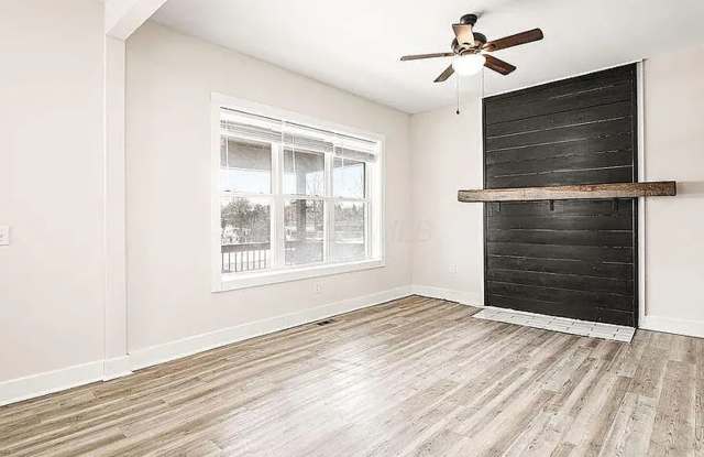 4 Bedroom Home Close to Downtown Gallery 4