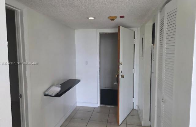 5055 NW 7th St photos photos