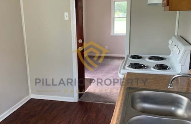 ** $250 MOVE-IN SPECIAL** Close to Downtown Indy and the Monon Trail, Affordable and 2 Bedroom Available NOW! Gallery 4