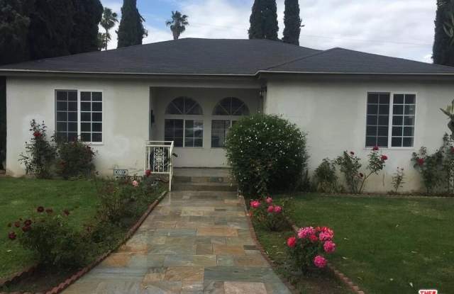 16843 Magnolia Blvd photos photos