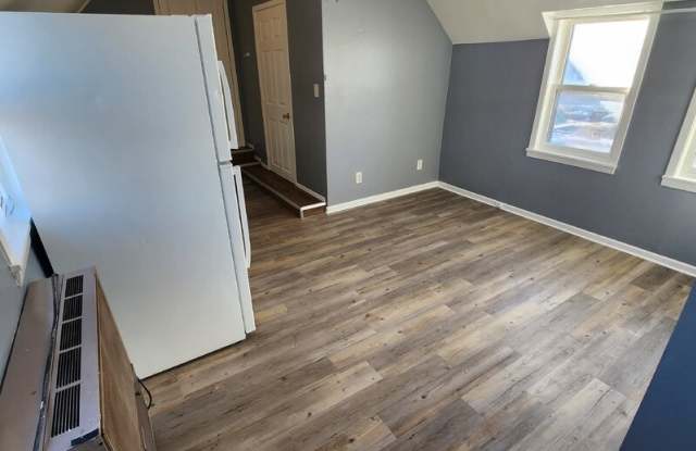 1402 Willis Ave photos photos