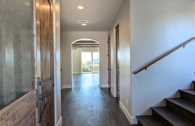 850 Derek Court Gallery 2