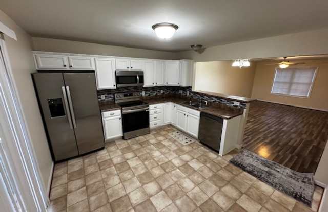 End Unit Townhome with Unfinished Basement Gallery 4