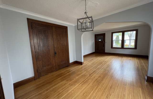 3214 19th Ave S - 3214 19th Avenue South, Minneapolis, MN 55407