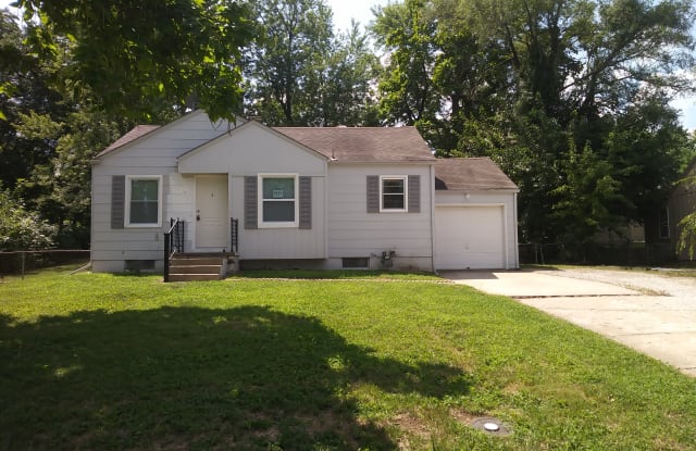 9613 E 67th Ter - 9613 East 67th Terrace, Raytown, MO 64133
