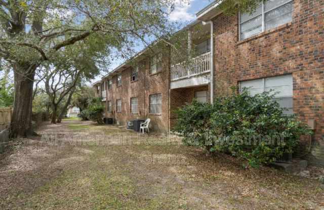 615 Colonial Drive - 615 Colonial Drive, Wright, FL 32547