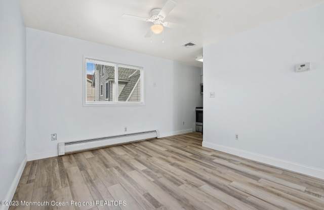 807 Beach Avenue Gallery 4