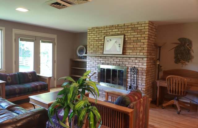 1527 Prairie St photos photos
