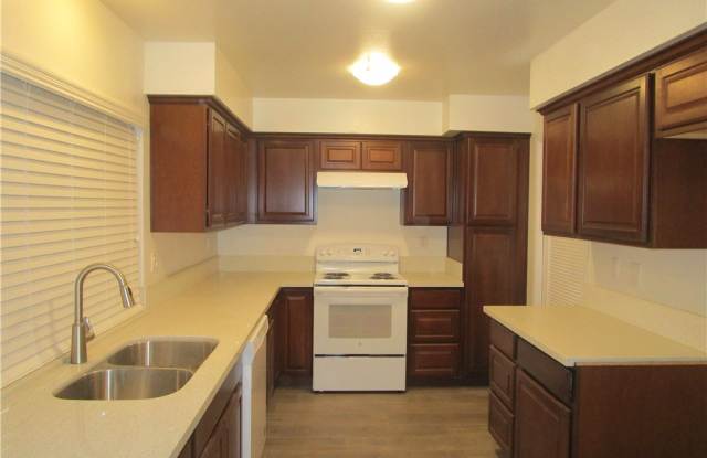 5662 Eastbourne - 5662 Eastbourne Walk, Westminster, CA 92683