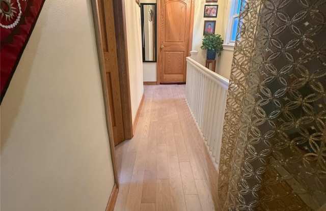 184-09 90Th Gallery 4