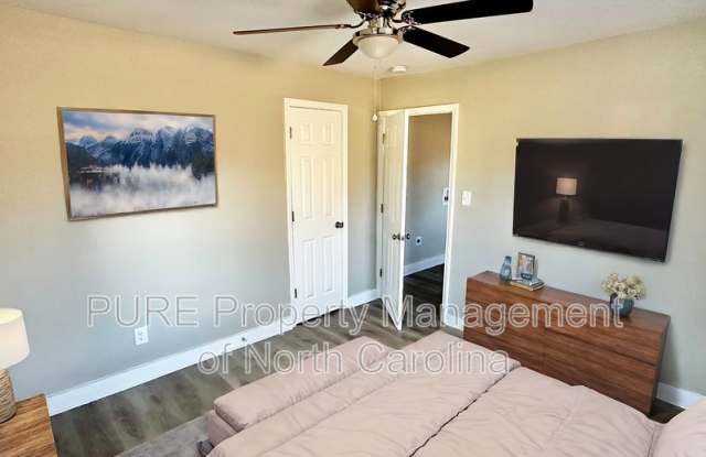 920 Holt St photos photos