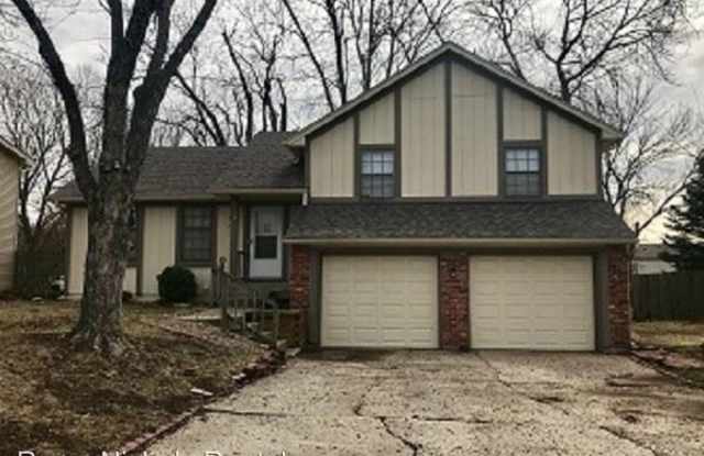 9117 Constance St - 9117 Constance Street, Lenexa, KS 66215