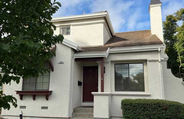 Beautifully Updated 2-bedroom 2 bath home blocks from Downtown Martinez! - 1502 Castro Street, Martinez, CA 94553
