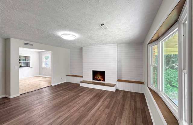 205 S Bryan Avenue Gallery 2