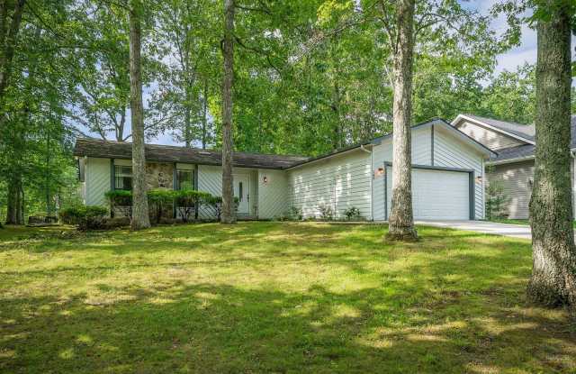 Spacious rental in desirable neighborhood in Fairfield Glade *UNFURNISHED* Gallery 3
