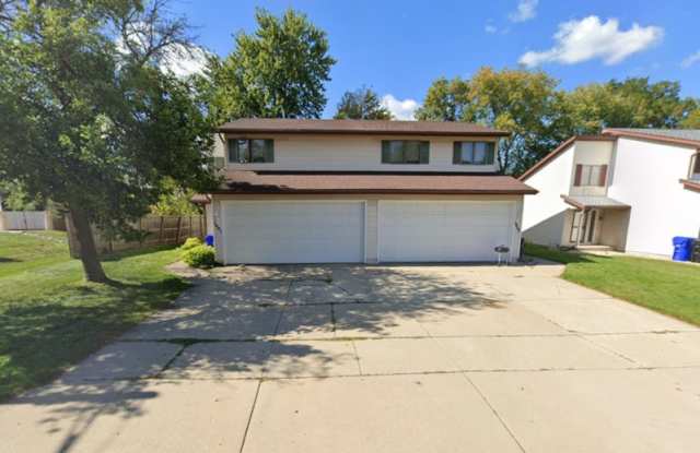 1401-1403 North Birchwood Avenue - 1401 Gallery 1