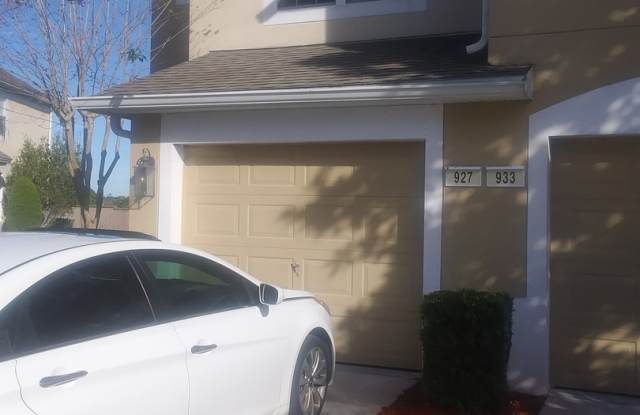3 Bedroom, 2.5 bath in Waterford Lakes ... - 927 Enclair Street, Alafaya, FL 32828