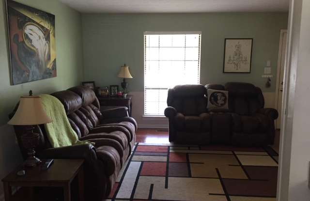 1604-2 Carolewood Ct Gallery 4