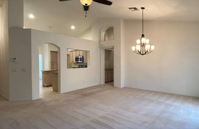 Scottsdale 3 Bed, 2 Bath Single Story Home PLUS Den Gallery 4