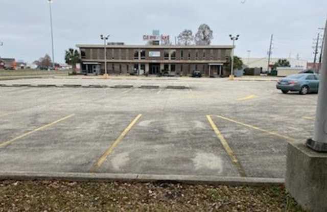 4648 S I-10 SERVICE Road Gallery 3