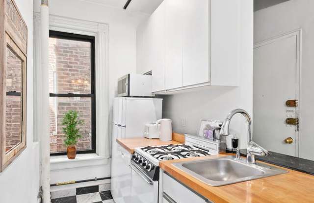 45 Perry Street Gallery 4