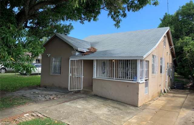 2142 NW 33rd St photos photos