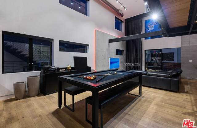 1337 N Fuller AVE - 1337 North Fuller Avenue, Los Angeles, CA 90046