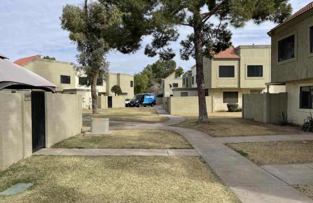 4870 W RANCHO Drive Gallery 2