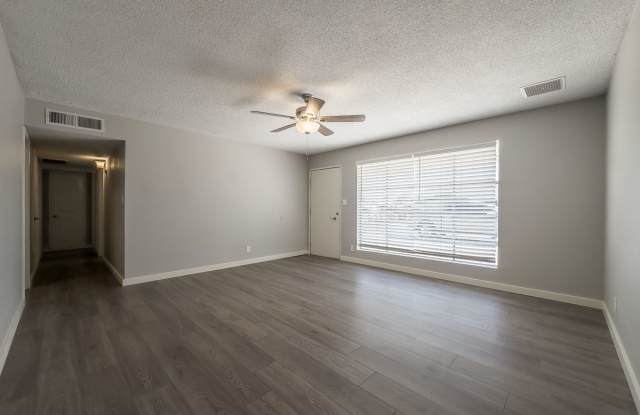 2502 W Larkspur Dr Gallery 4